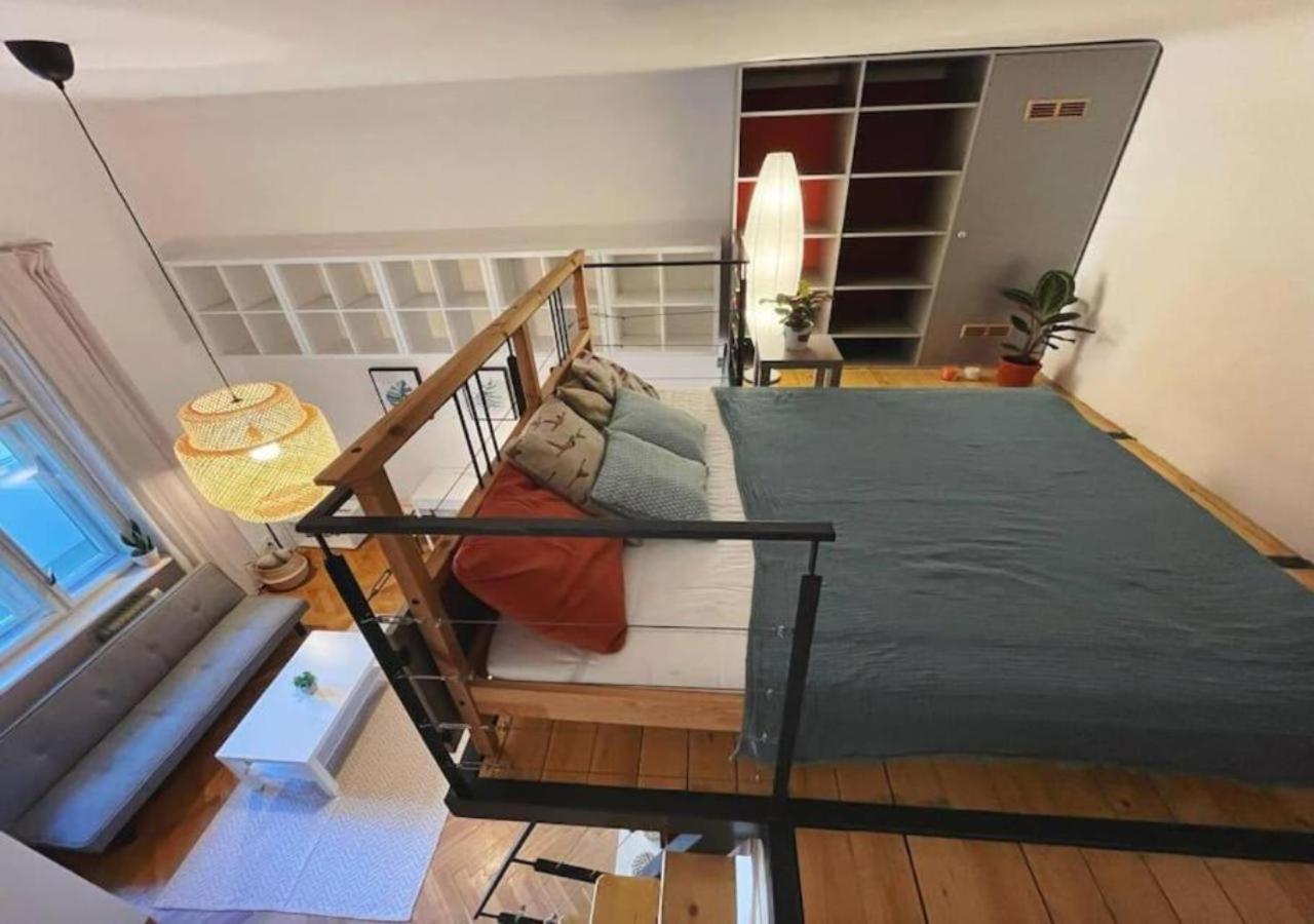 Netradicny Apartman V Centre Братислава Экстерьер фото